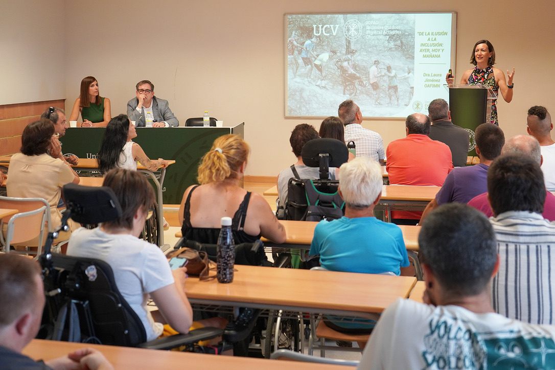 La preparación del estudiantado es esencial para que futuros profesionales dispongan de los recursos necesarios para atender con calidad y profesionalidad a personas con discapacidad.